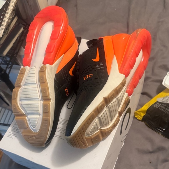 New Nike Air Max 270Black with Orange Accents - Picture 4 of 7